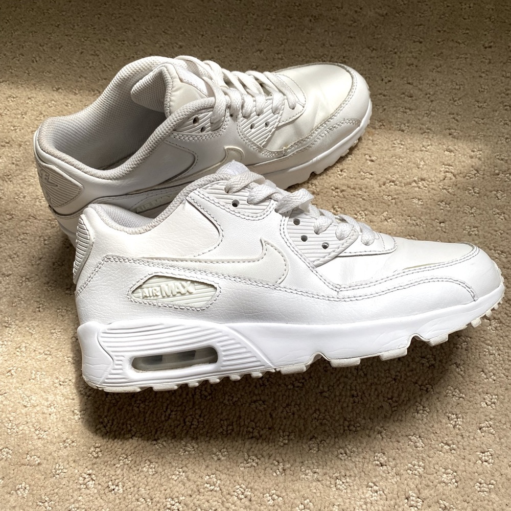 white nike air max 90 sneakers
